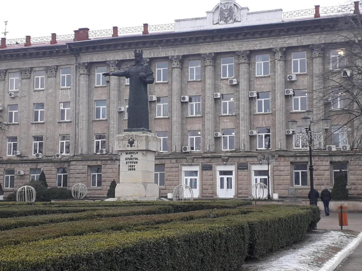 Apartment On Stefan 37 *